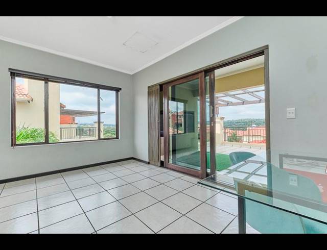 2 BEDROOM APARTMENT FOR SALE IN SUNNINGHILL